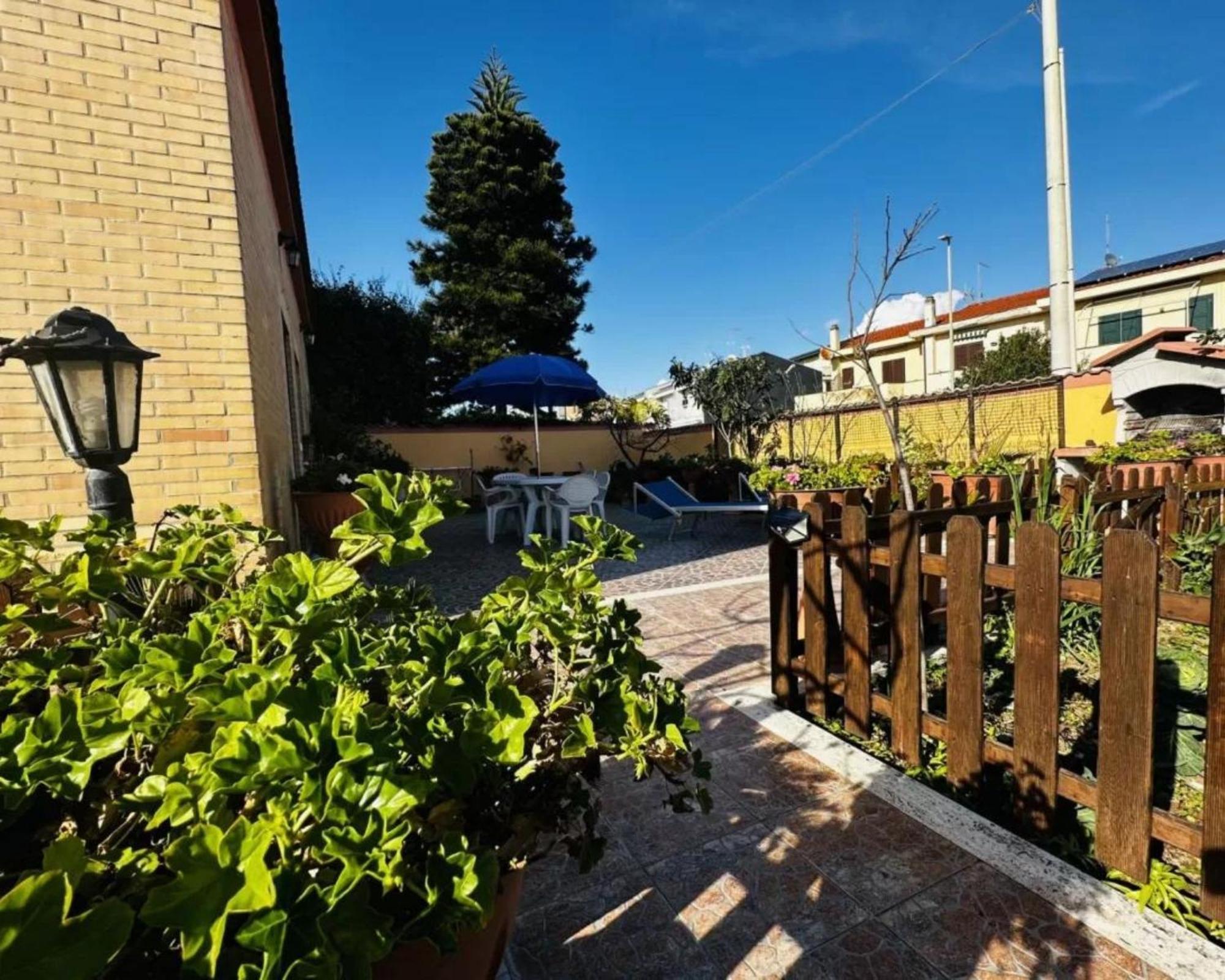 Romano House Fiumicino Buitenkant foto