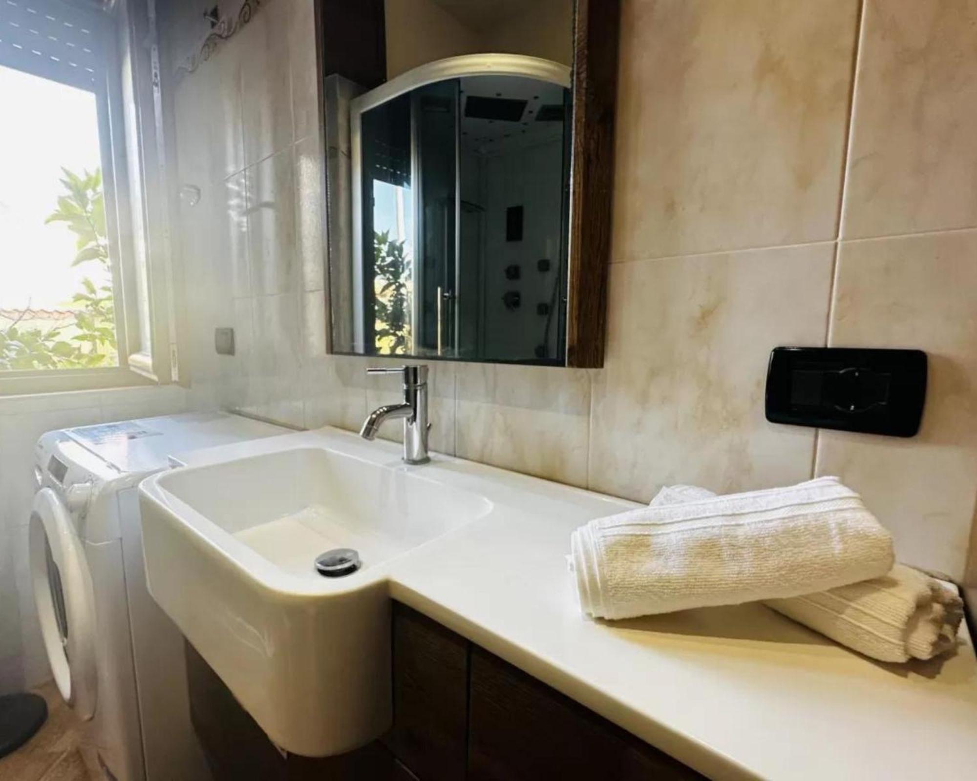 Romano House Fiumicino Buitenkant foto